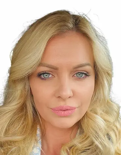 Krisztina Ildiko Tuzsonne Szolvik